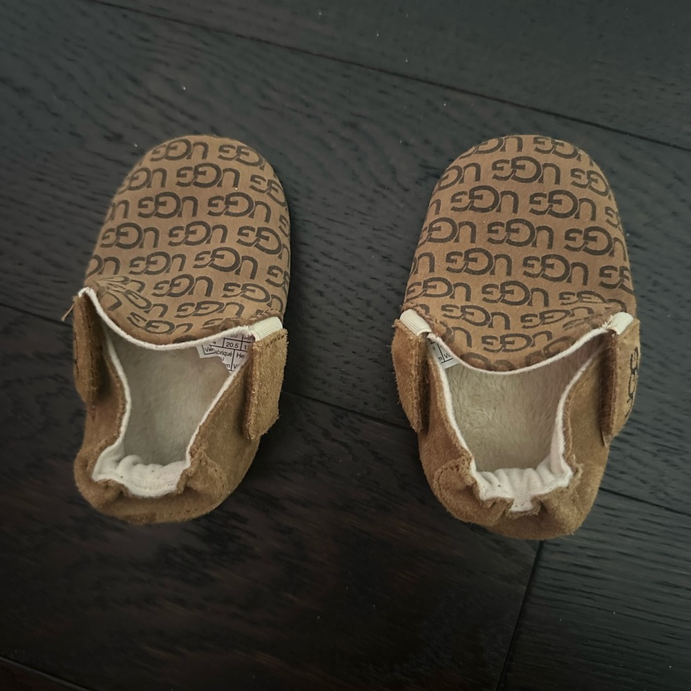 Uggs baby slippers